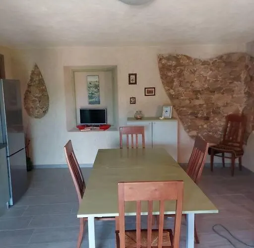 Istanti - Menta 公寓 *